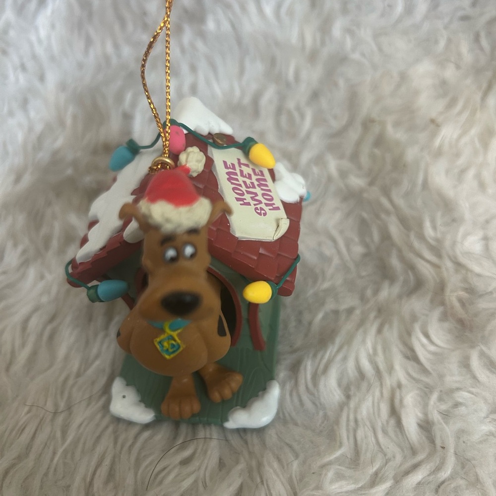 Matrix Scooby-Doo Dog House 1998 Holiday Ornament